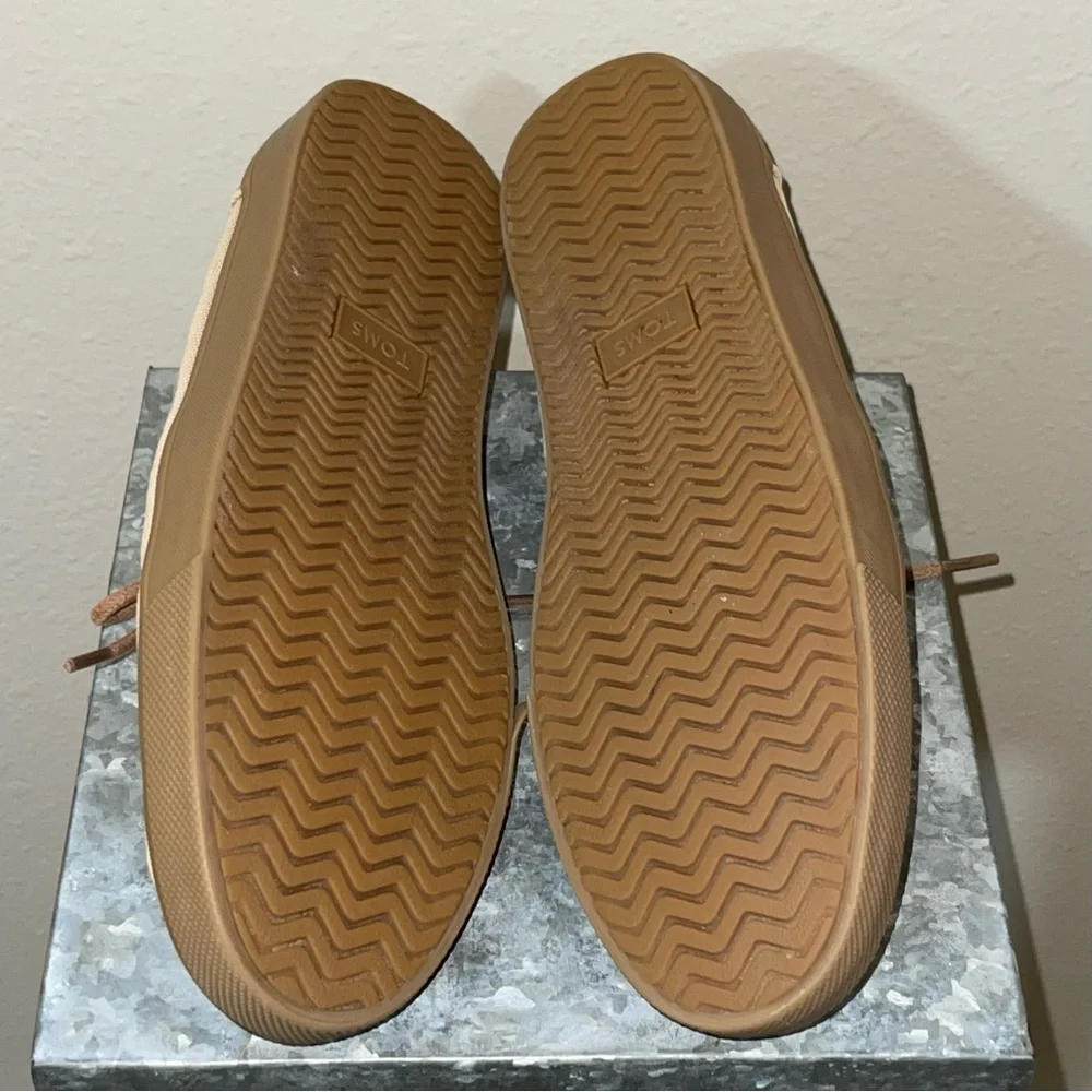 Toms Men’s Tan Cream Casual Loafer, Size 11.5